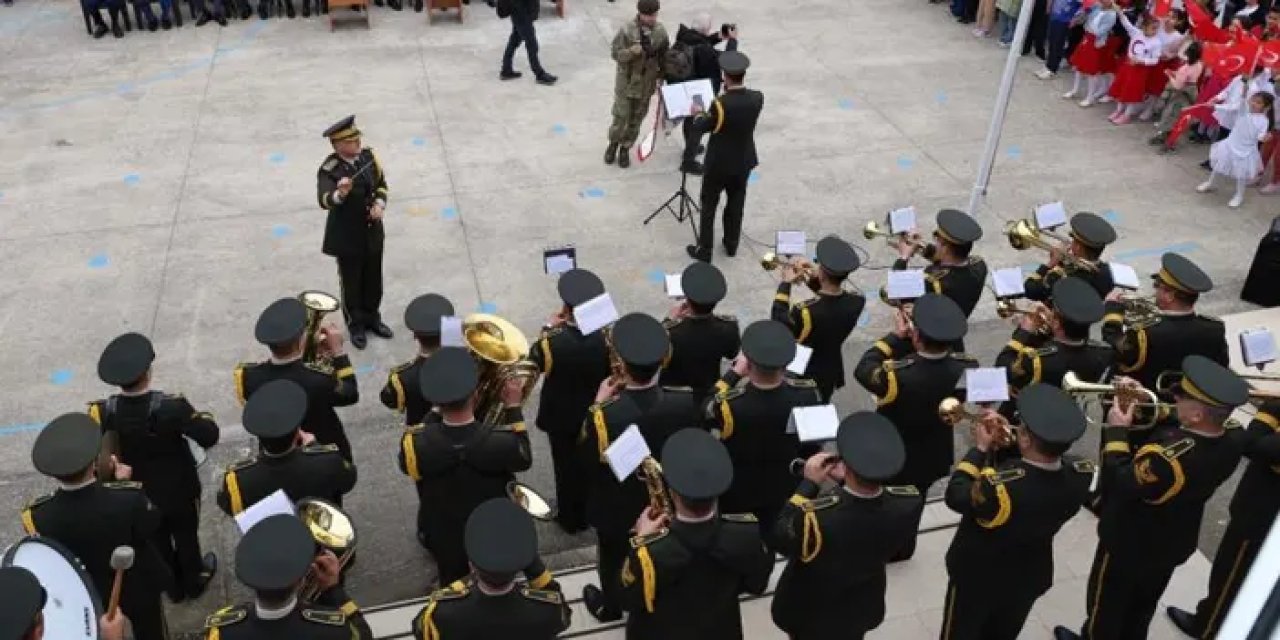 Samsun’da askeri bandodan öğrencilere özel konser!