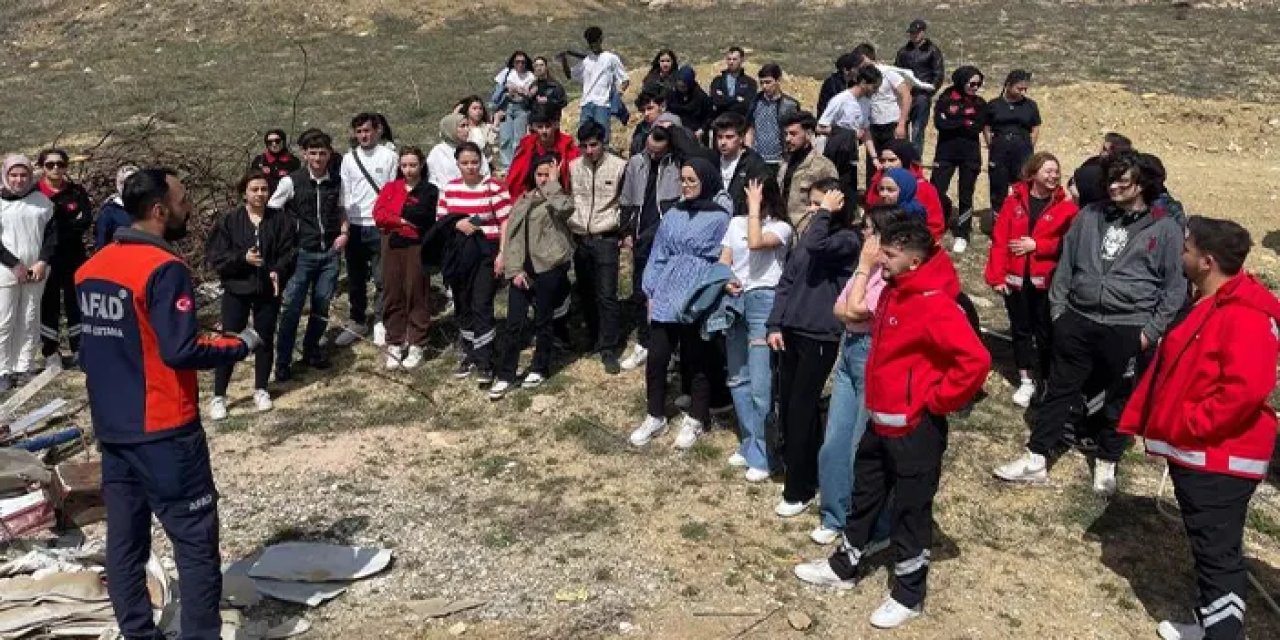 Bayburt’ta öğrencilere yönelik arama kurtarma tatbikatı düzenlendi