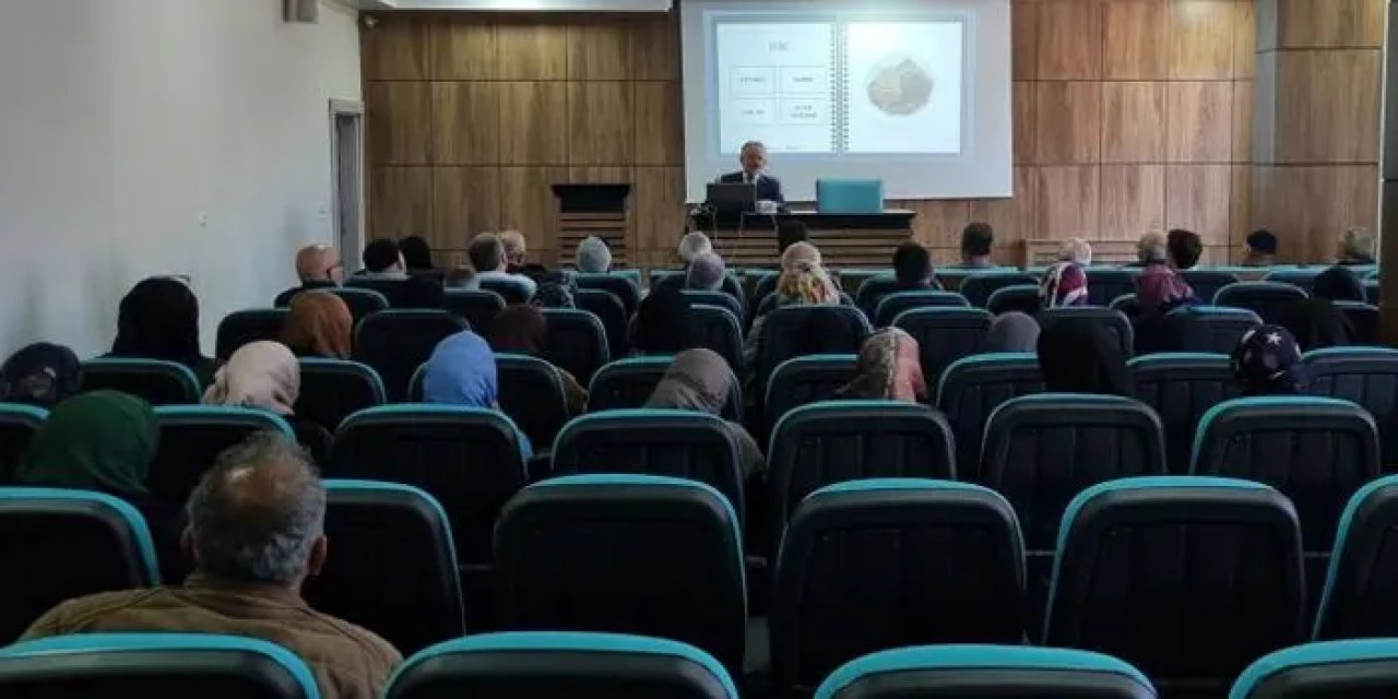 Bayburt’ta hacı adayları için seminer düzenlendi!