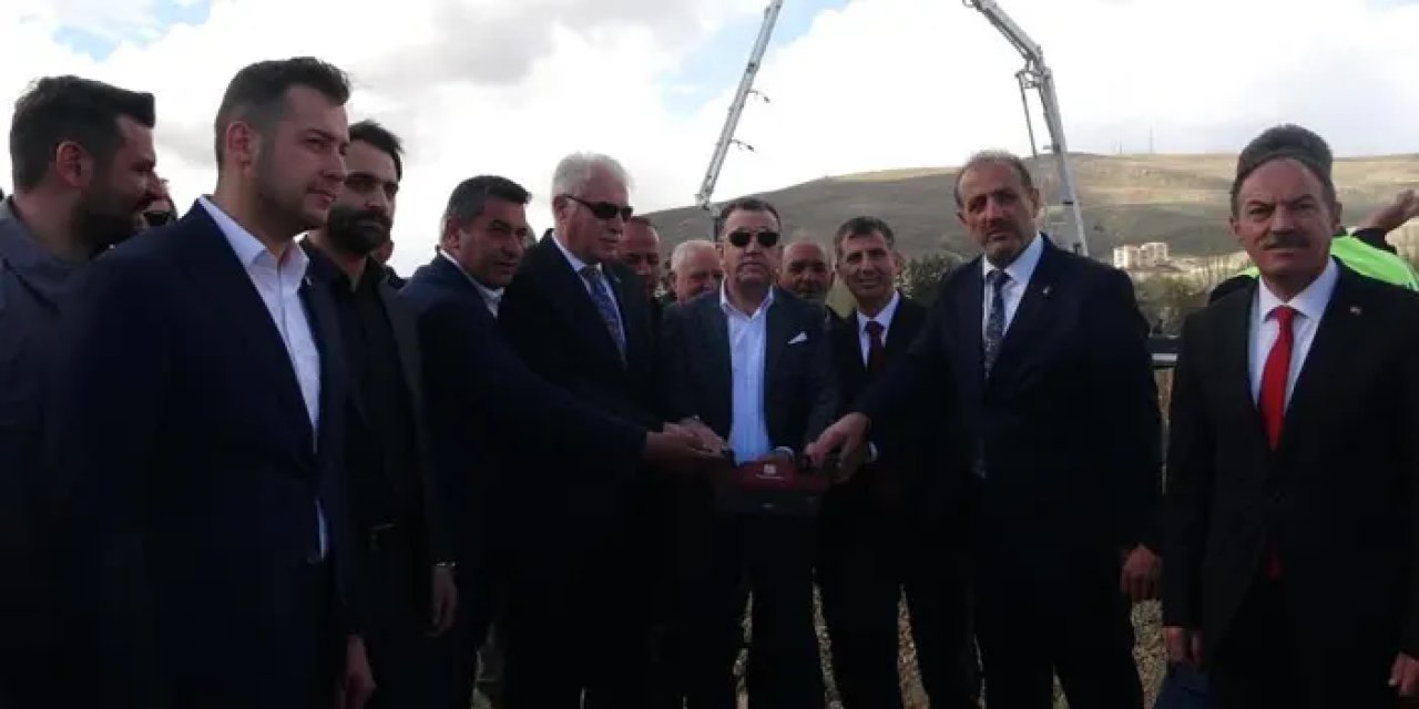 Bayburt’ta yeni atlı cirit sahasının temeli atıldı!