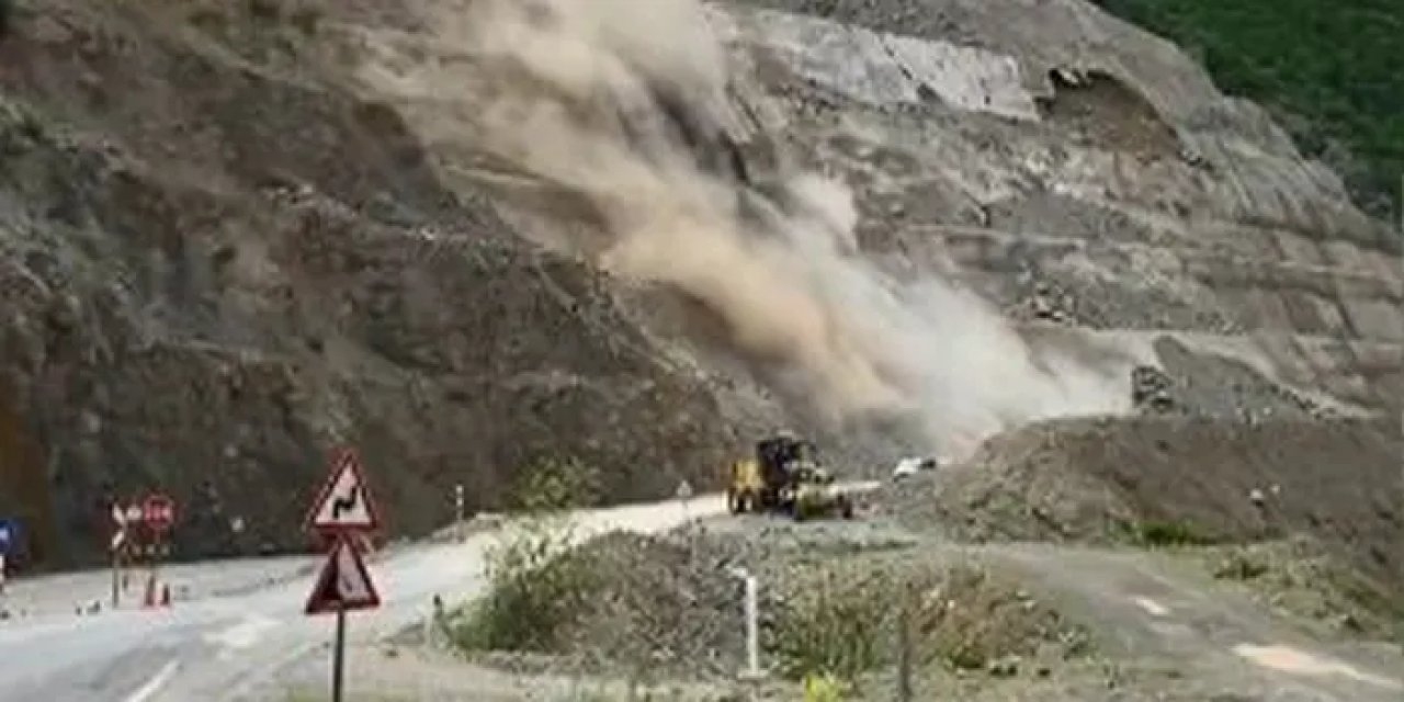 Artvin-Şavşat yolundaki heyelana ait yeni görüntüler! Saniyelerle kurtuldular