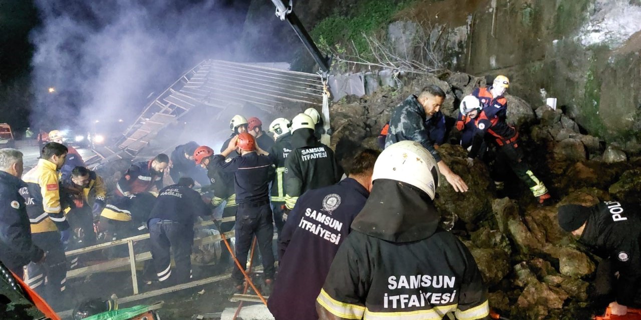 Samsun'da felaket! Heyelan altında kalanlar var!