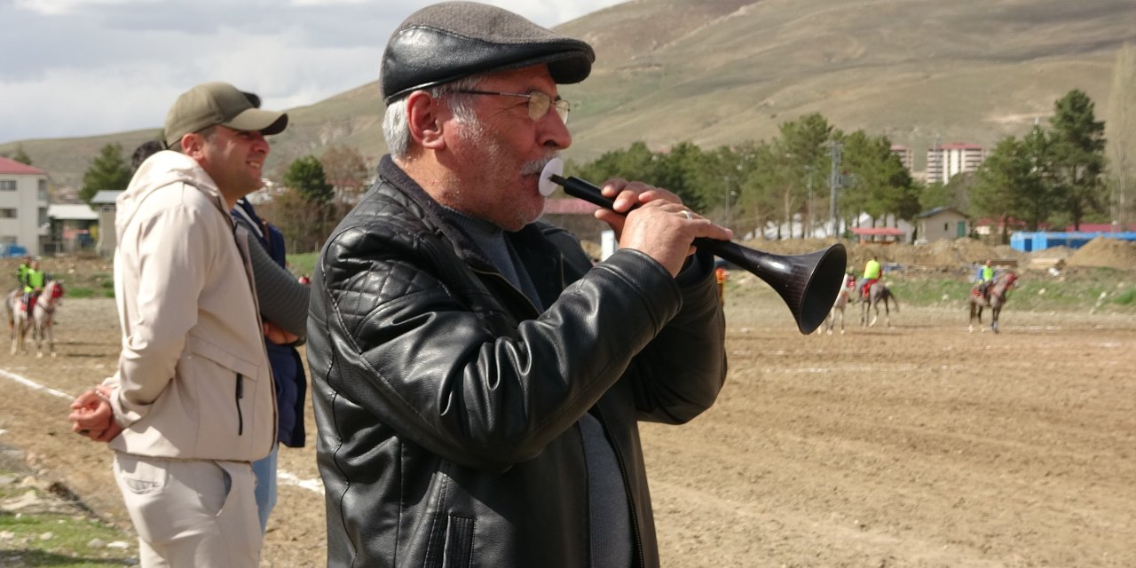 Bayburt'ta ilginç düğün! Düğün ciriti düzenlendi