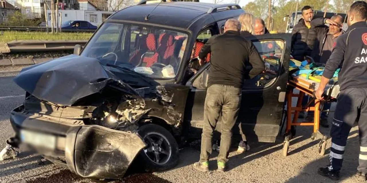 Ordu’da minibüs ile otomobil çarpıştı! 1 yaralı
