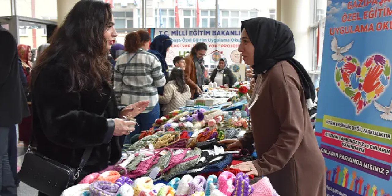 Trabzon’da “Sevgi var, engel yok” sergisi büyük ilgi gördü