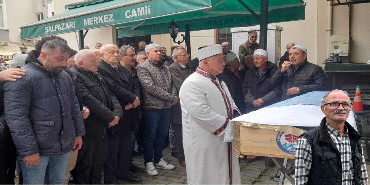 Trabzon'da İlçe başkanı göz yaşarı ile ebediyete uğurlandı