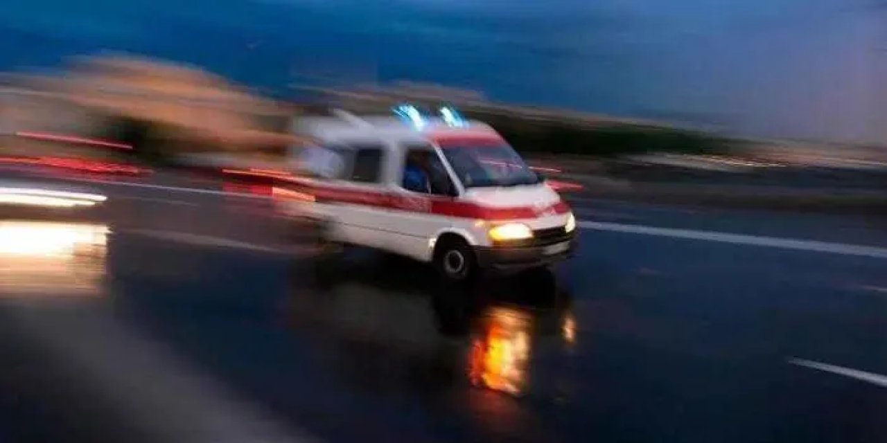 Trabzon'da virajı alamayan motosiklet devrildi! 2 yaralı