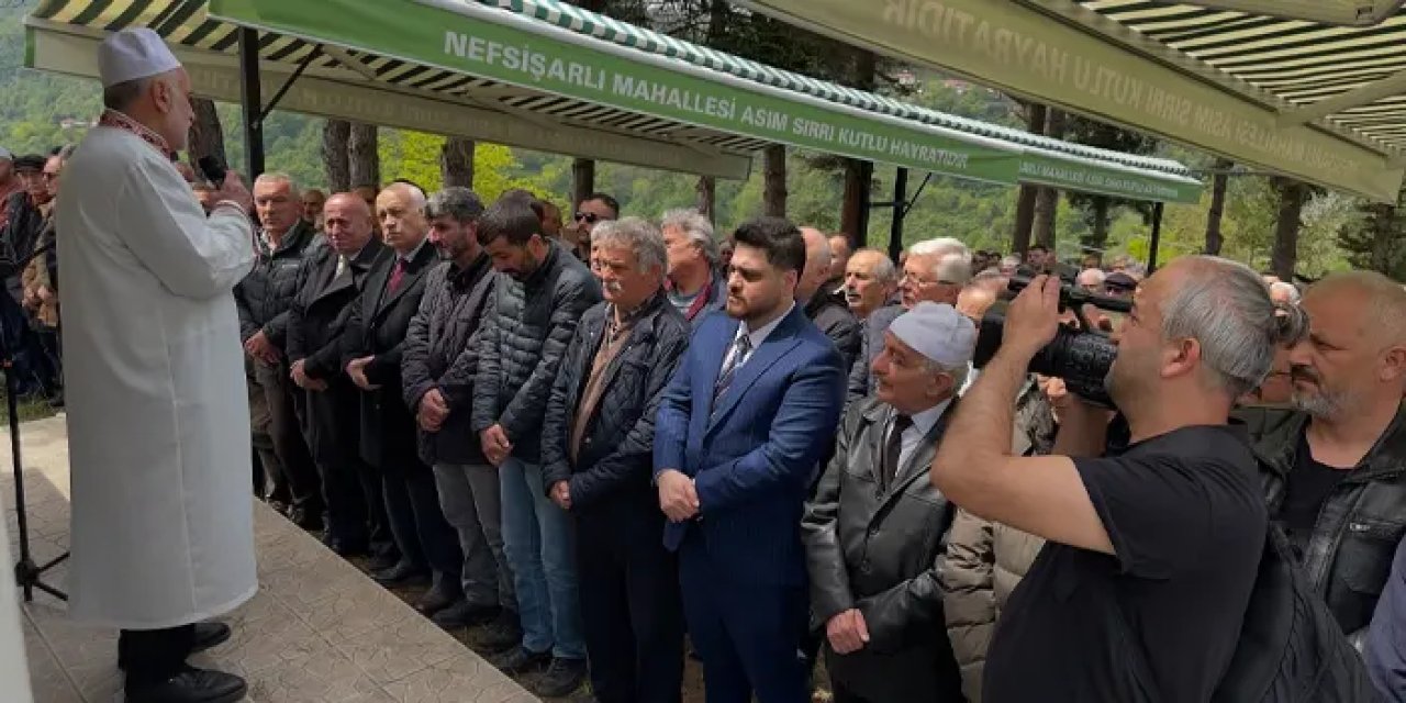 Trabzon'da ağabeyinin cenaze namazını kıldırdı