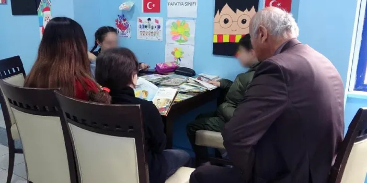Giresun’da emekli öğretmenden alkışlık hareket! Gönüllü eğitim desteği veriyor