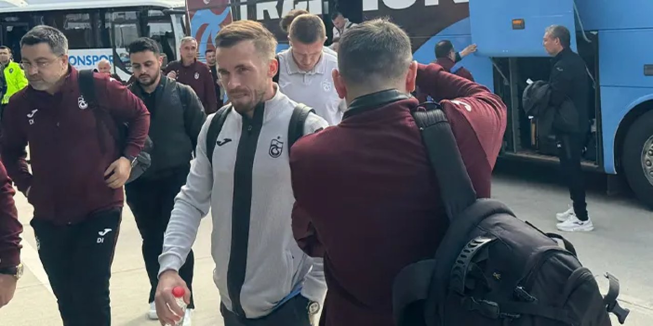 Trabzonspor kafilesi Kasımpaşa maçı için İstanbul'a gitti