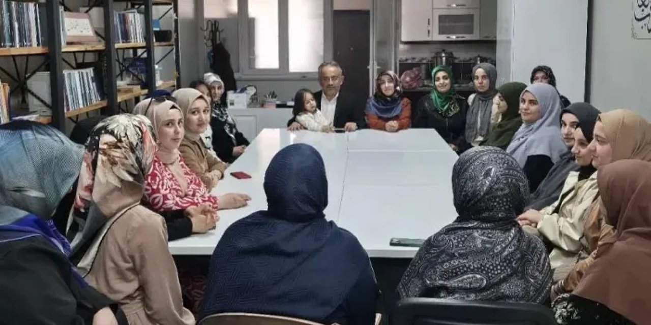 Bayburt’ta üniversite öğrencilere zamanın önemi anlatıldı