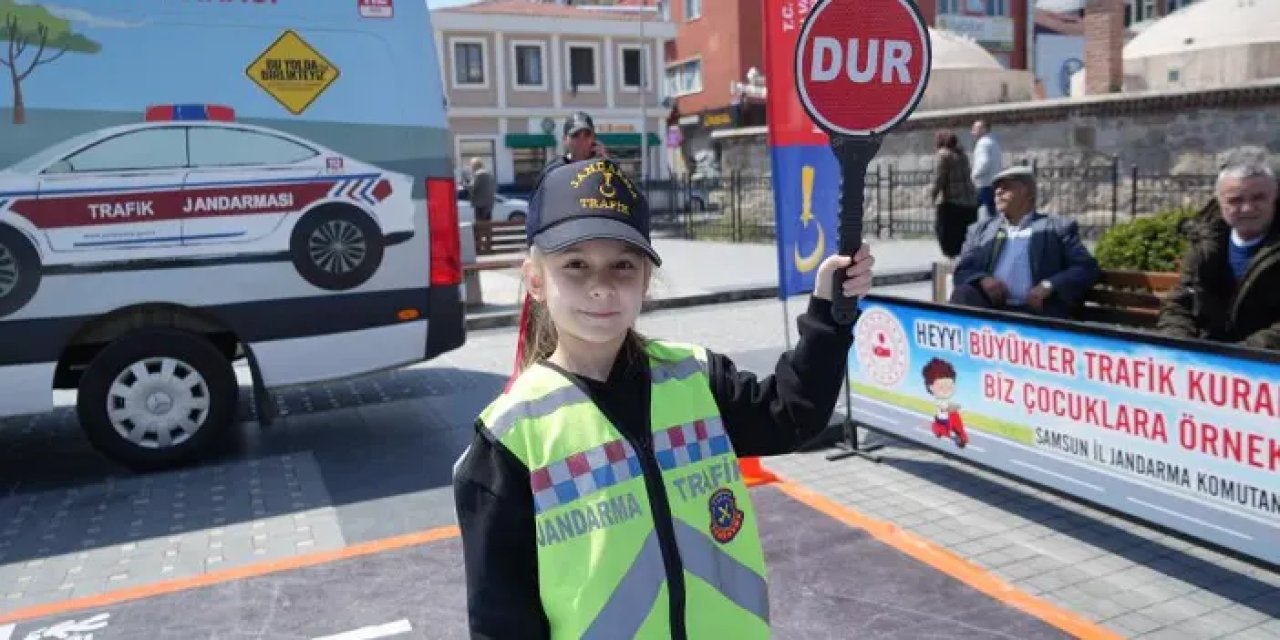 Samsun’da miniklere uygulamalı trafik kuralları öğretildi