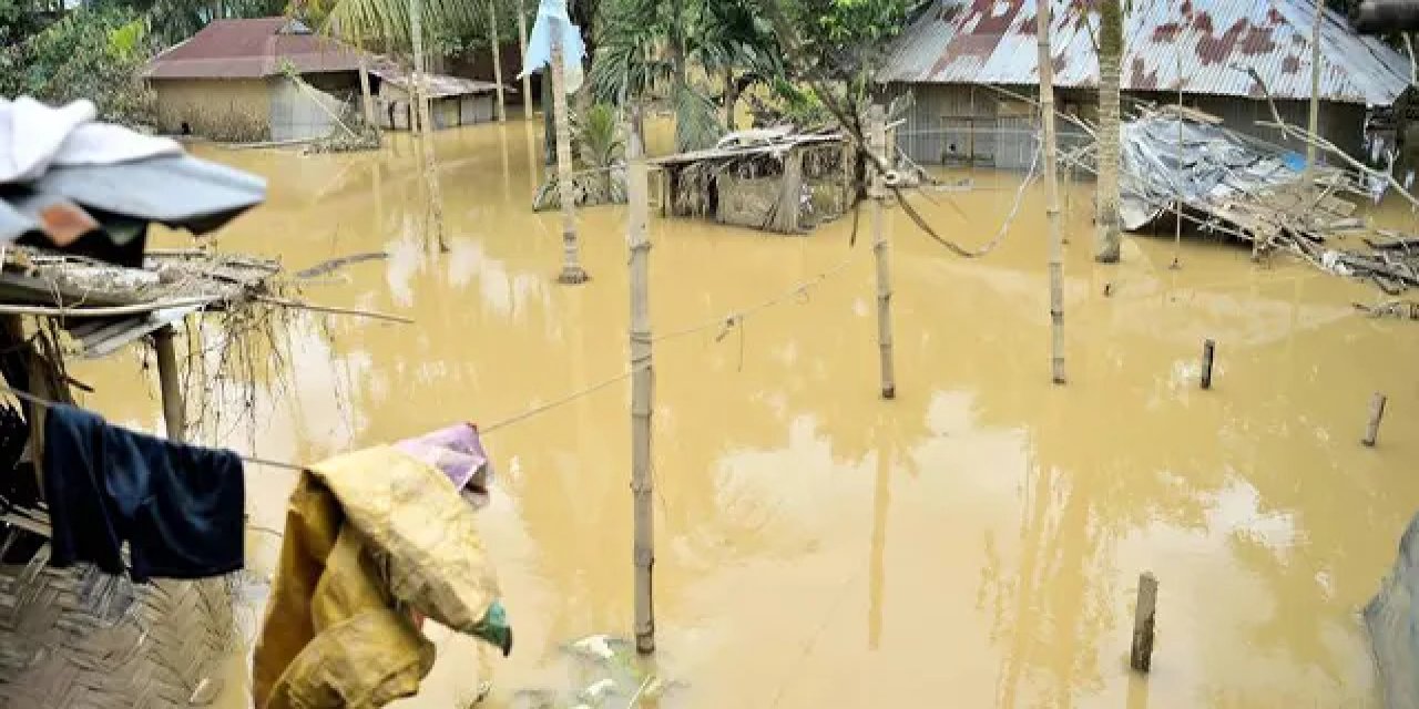 Sel ülkeyi perişan etti: 14 ölü, 16 yaralı