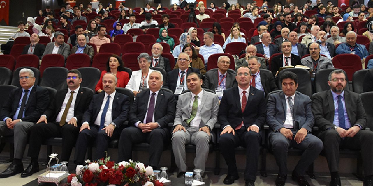 Trabzon'da "Uluslararası Yavuz Sultan Selim Bilim, Düşünce, Sanat Sempozyumu" başladı