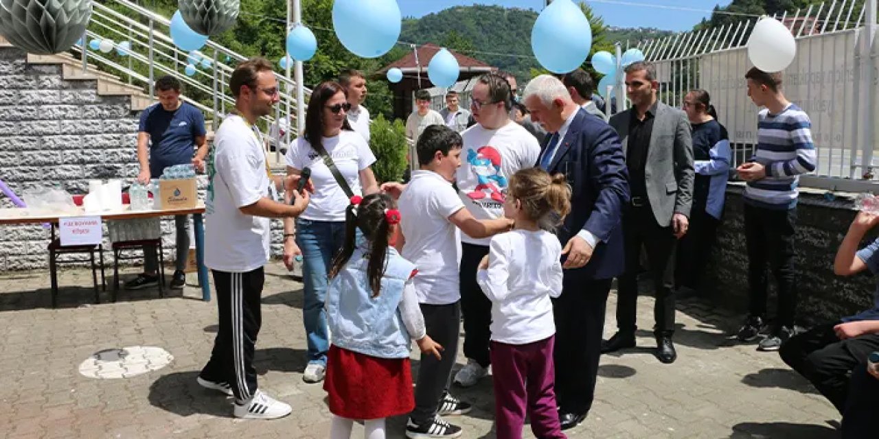 Of’ta engelliler haftası coşkusu: Özel öğrenciler gönüllerince eğlendi