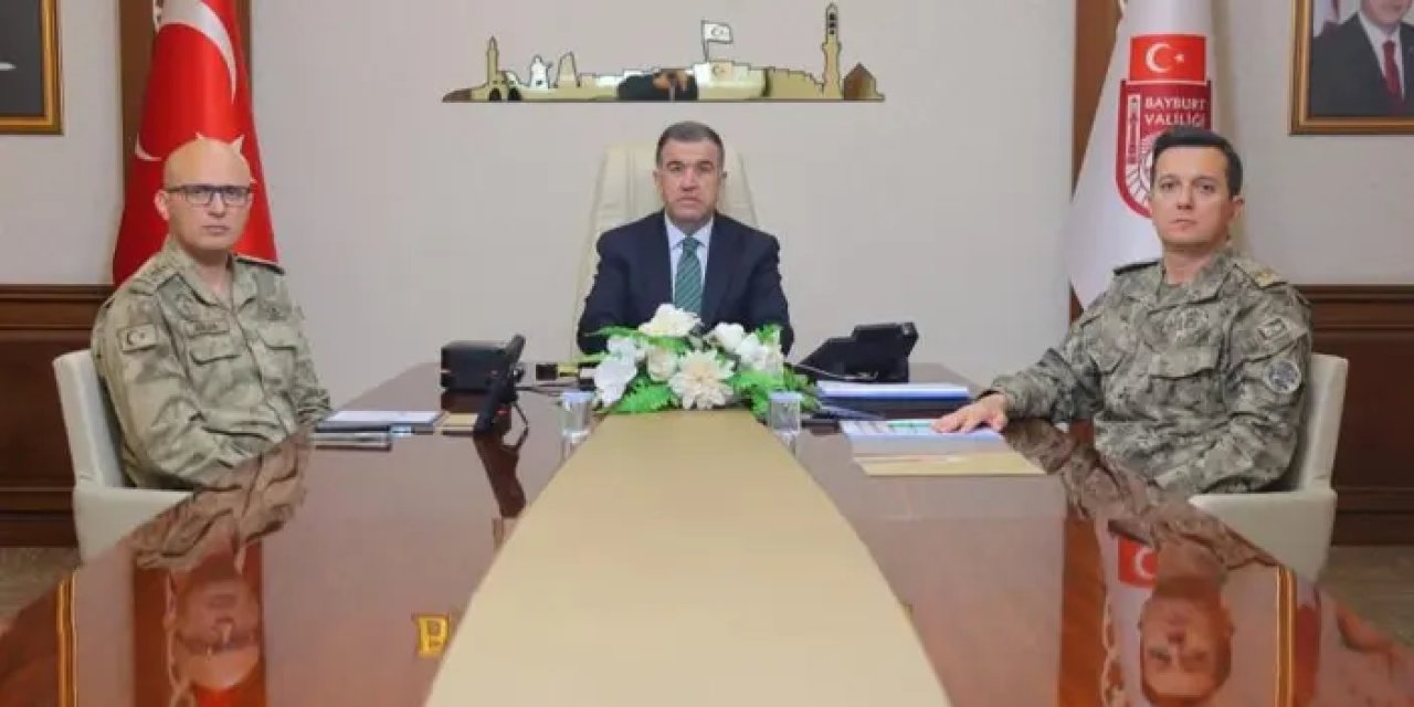 Bakan Yerlikaya 81 İlle Görüştü: Bayburt Valisi Toplantıya Katıldı