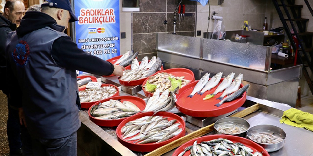 Trabzon'da balık fiyatlarında son durum! Vatandaşlar bu 2 çeşit için sıraya giriyor