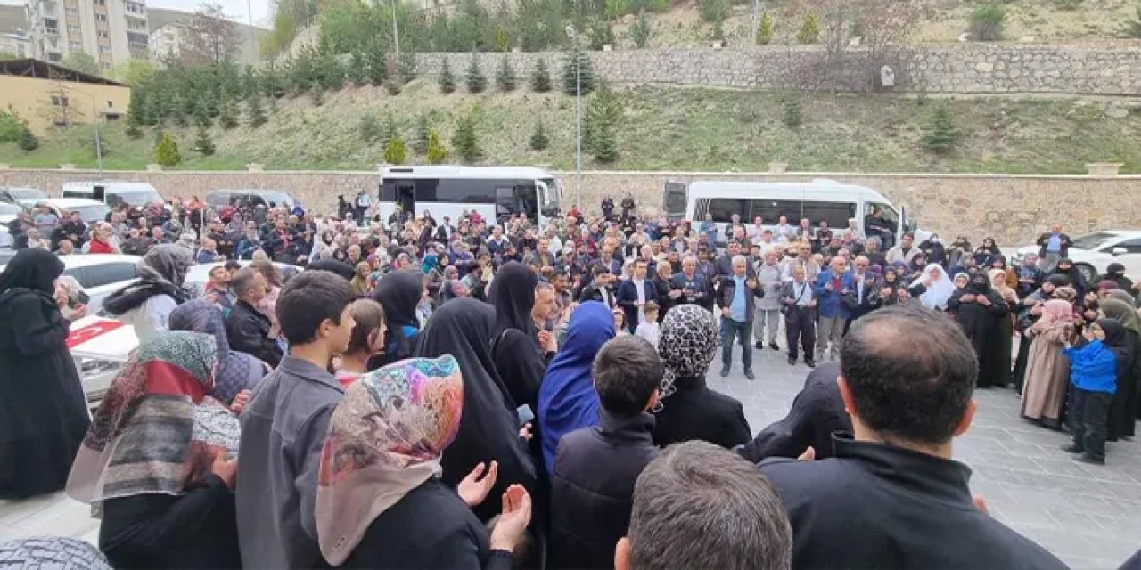 Bayburt’ta hacı adayları dualarla uğurlandı!