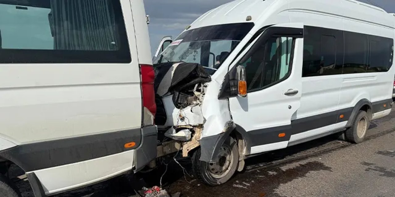 Şanlıurfa'da öğretmenleri taşıyan 2 minibüs kaza yaptı: 28 yaralı var