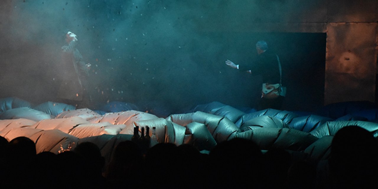 Trabzon'da "25. Uluslararası Karadeniz Tiyatro Festivali"nde 3 oyun sahnelendi