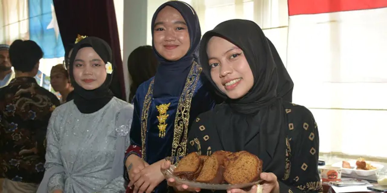 Gümüşhane'nin misafirleri kültürlerini tanıttı