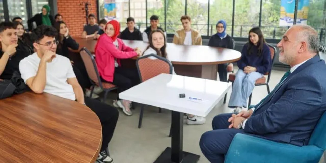 Samsun’da Kütüphane’de Kuşak Buluşmaları