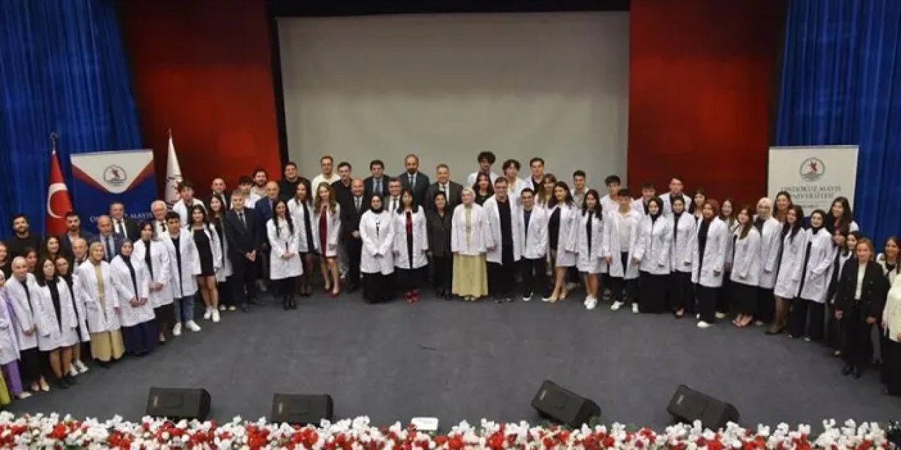 Samsun’da eczacı adayları beyaz önlüklerini giydi!