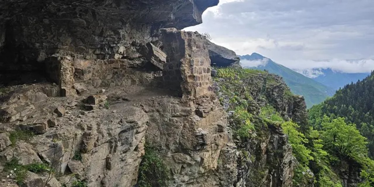 Artvin’de Orta Çağ’dan kalma ticaret yolu havadan görüntülendi!
