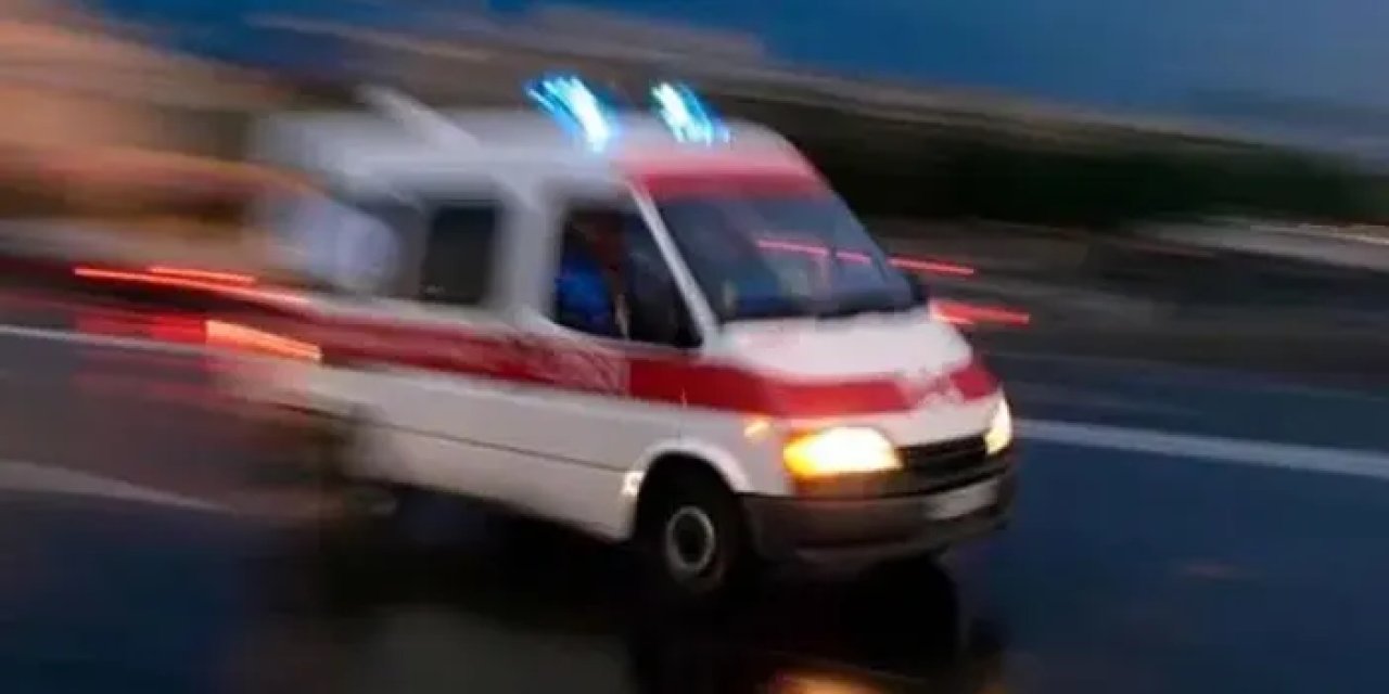 Trabzon'da 3 araçlı kaza! Ekipler olay yerinde