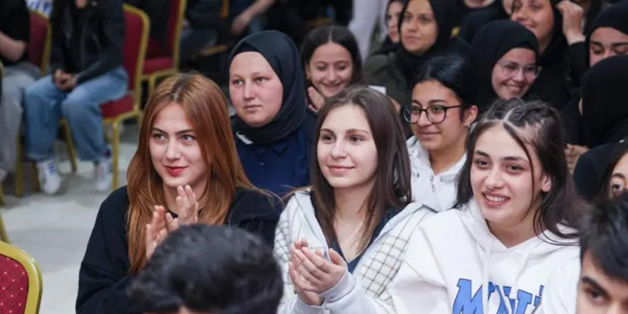 Başkan Sandıkçı’dan eğitime tam destek: “Canik’te teknoloji üreten bir nesil yetişiyor”