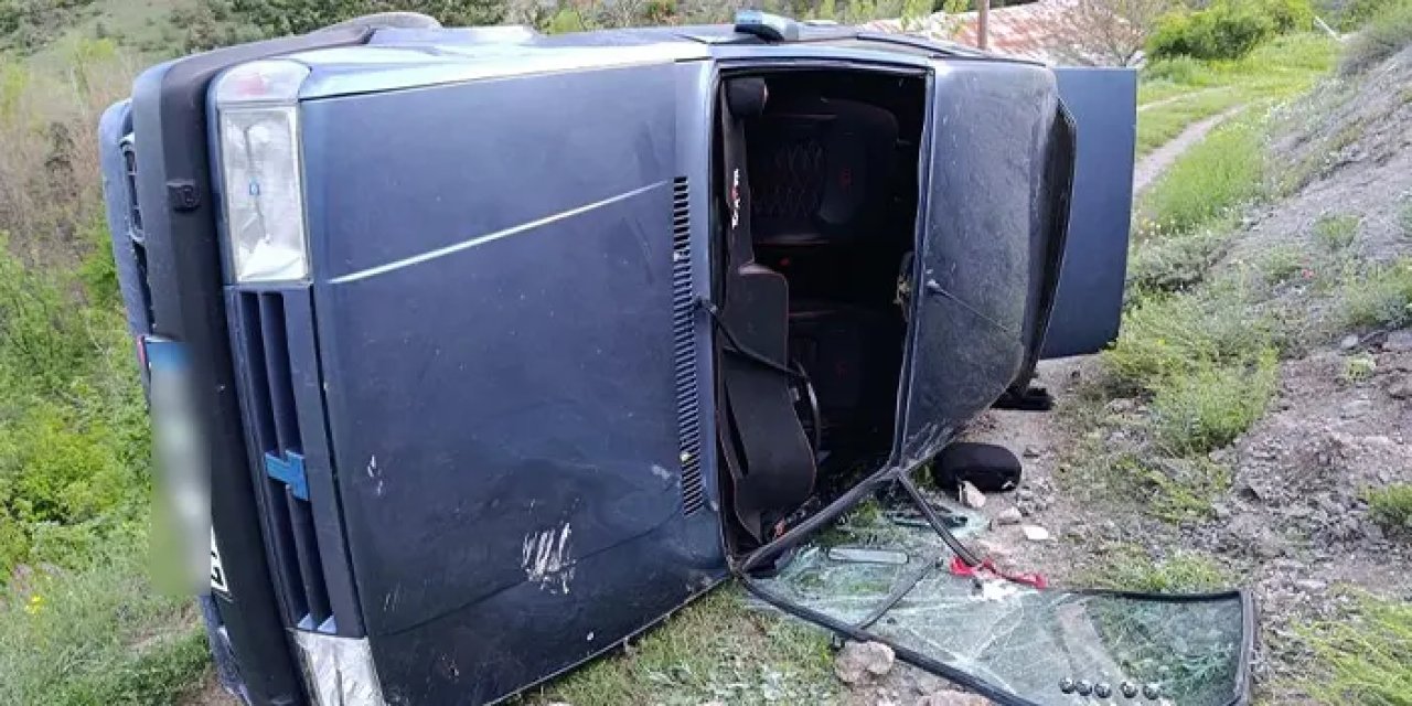 Gümüşhane'de otomobil devrildi: kazada 4 kişi yaralandı