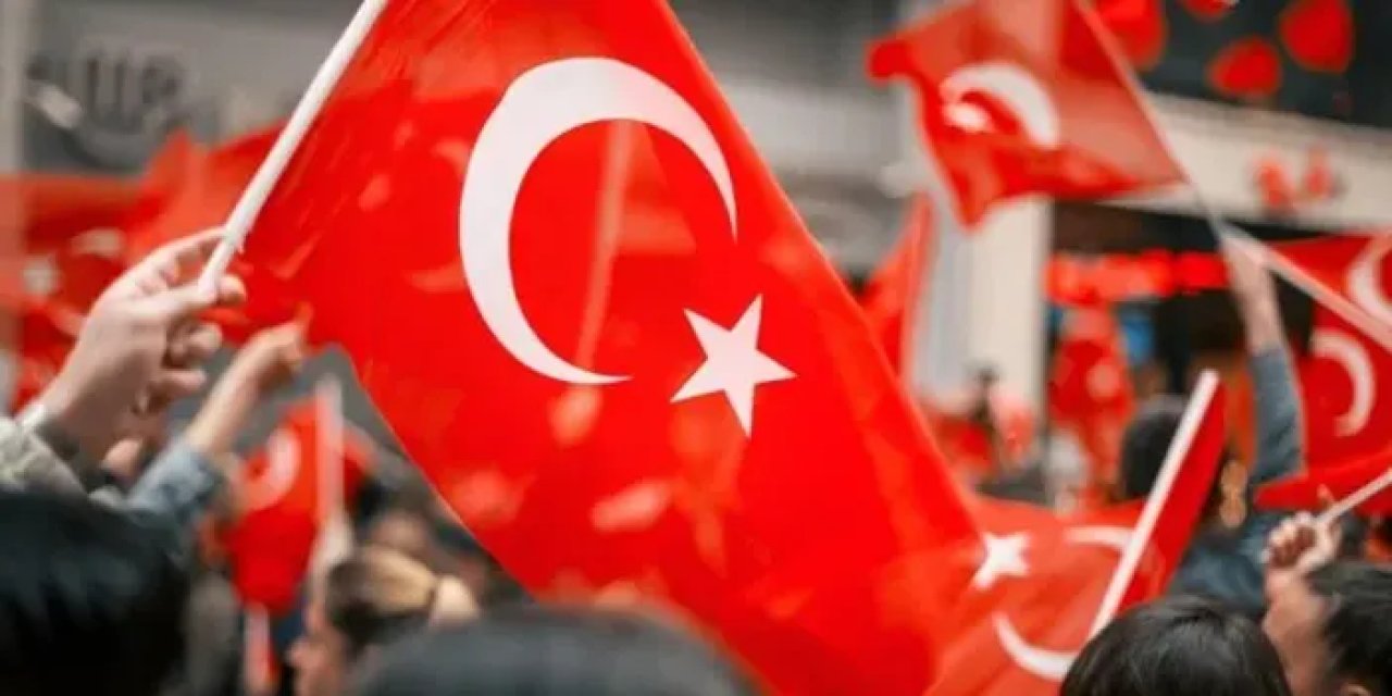 Bayburt Valisi Eldivan 19 Mayıs’ı kutladı!