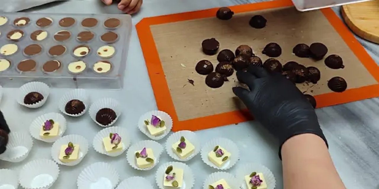 Trabzon’da kız çocuklarına butik çikolata eğitimi