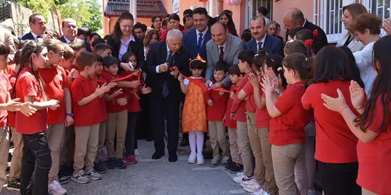 Depremde hayatını kaybeden sporcular adına Trabzon'da kütüphane