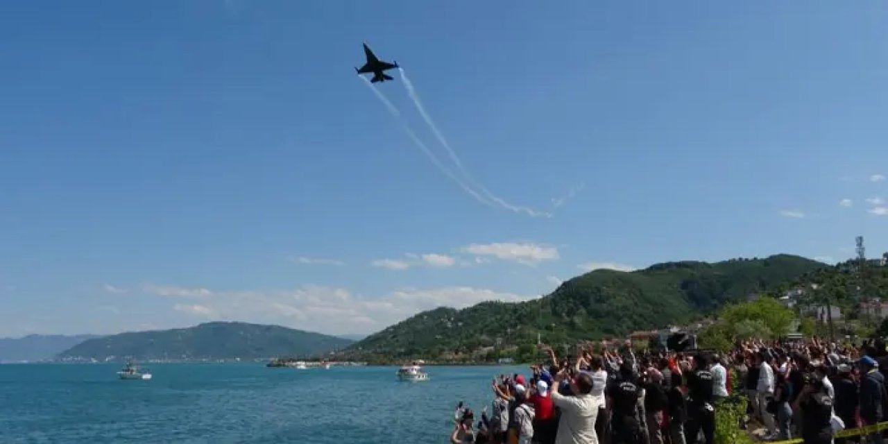 Ordu’da SOLOTÜRK’ten gösteri uçuşu!