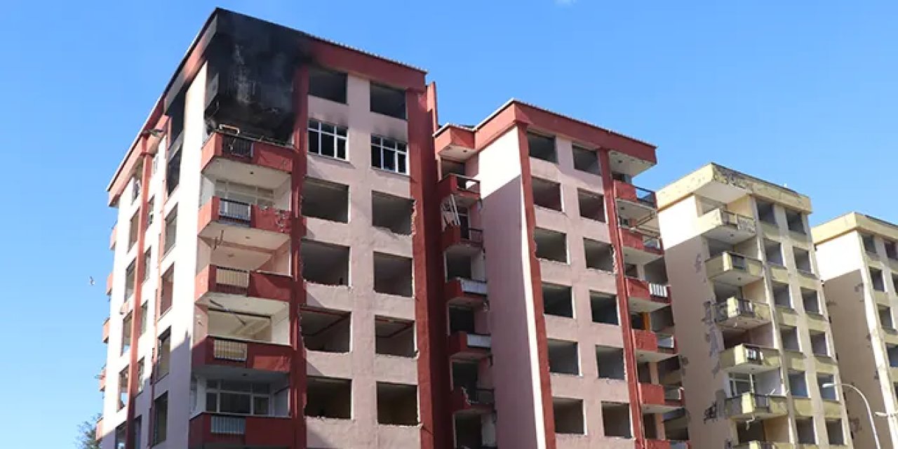 Rize'de "riskli yapı" yandı! İtfaiye ekipleri müdahale etti