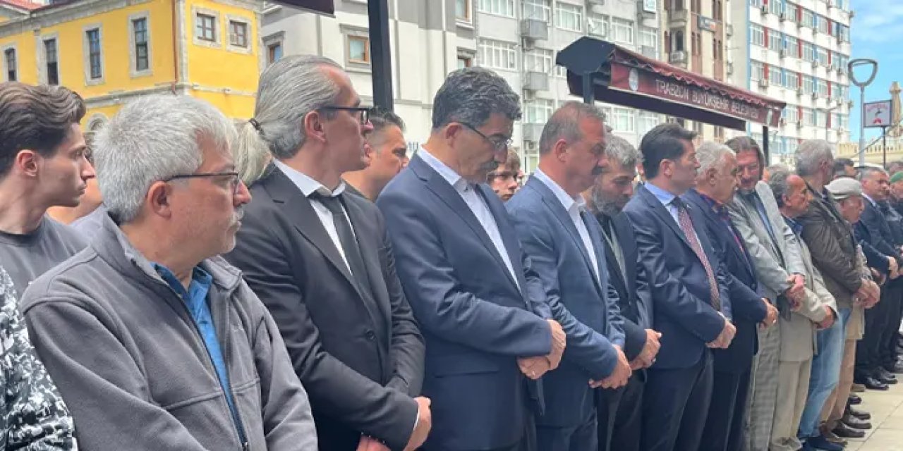 Yavuz Ağıralioğlu Trabzon'da: Nizam Karataş'ın cenazesine katıldı