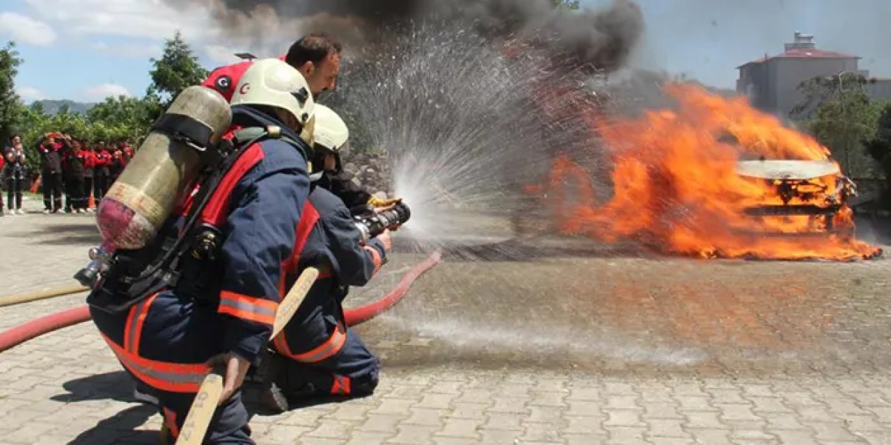 Giresun'da nefes kesen tatbikat: Geleceğin itfaiyecileri gerçeği aratmadı