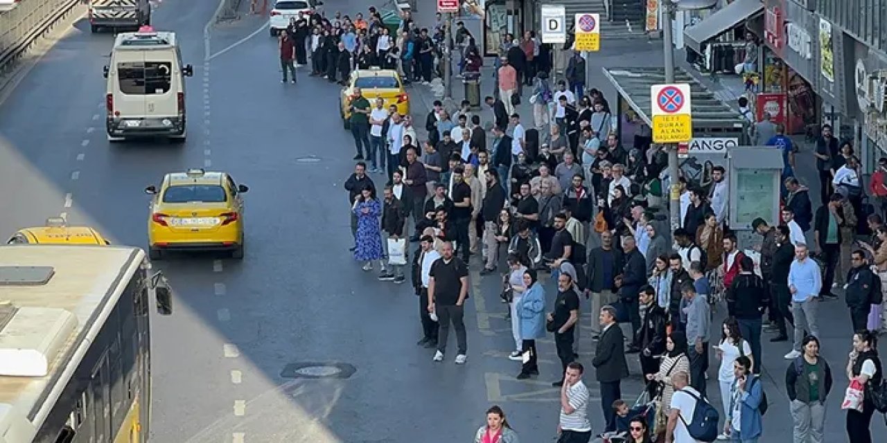 İstanbul'da özel halk otobüsü krizi! Kontak kapattılar