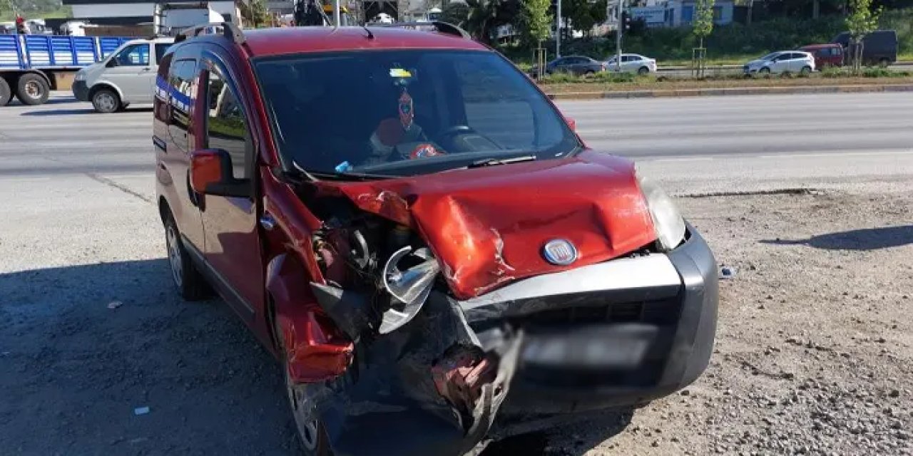 Samsun’da cenaze yolunda kaza meydana geldi! 1 yaralı