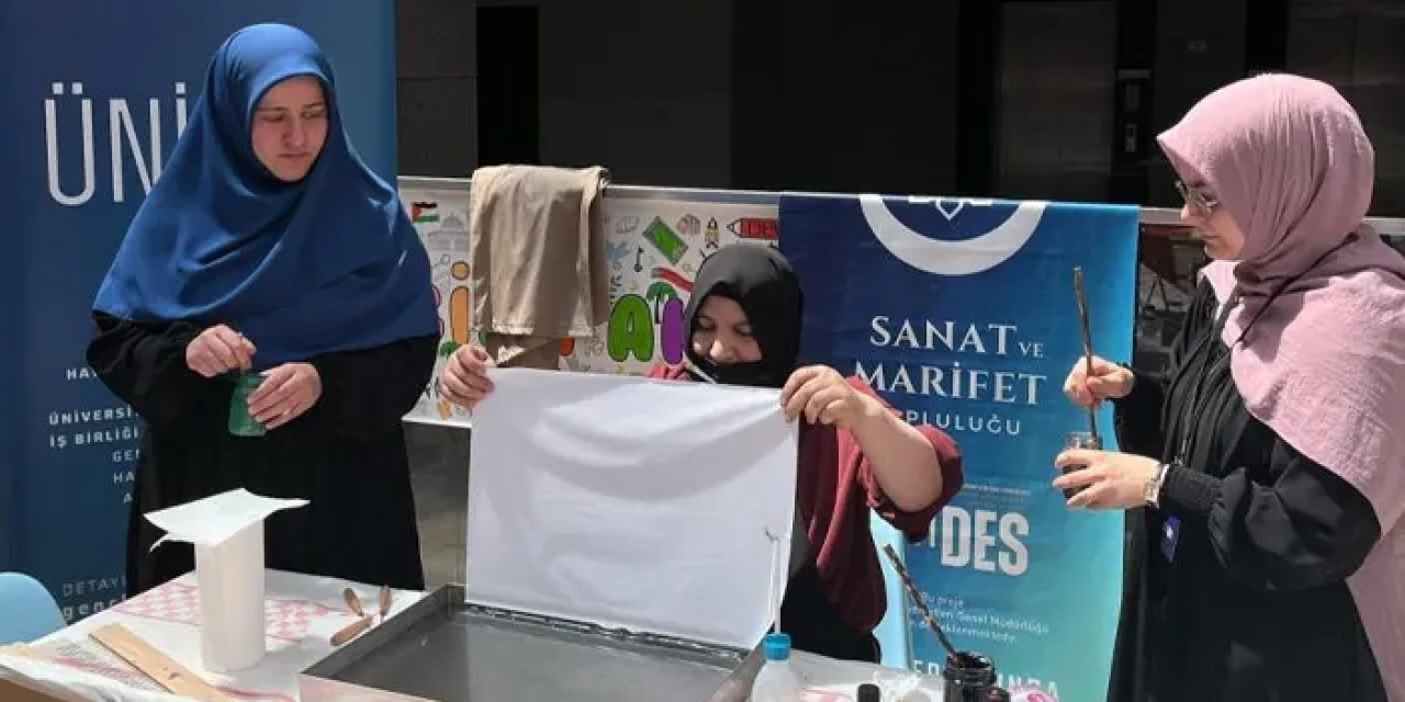 Bayburt’ta Geleneksel Türk Ebru Sanatı etkinliği gerçekleşti