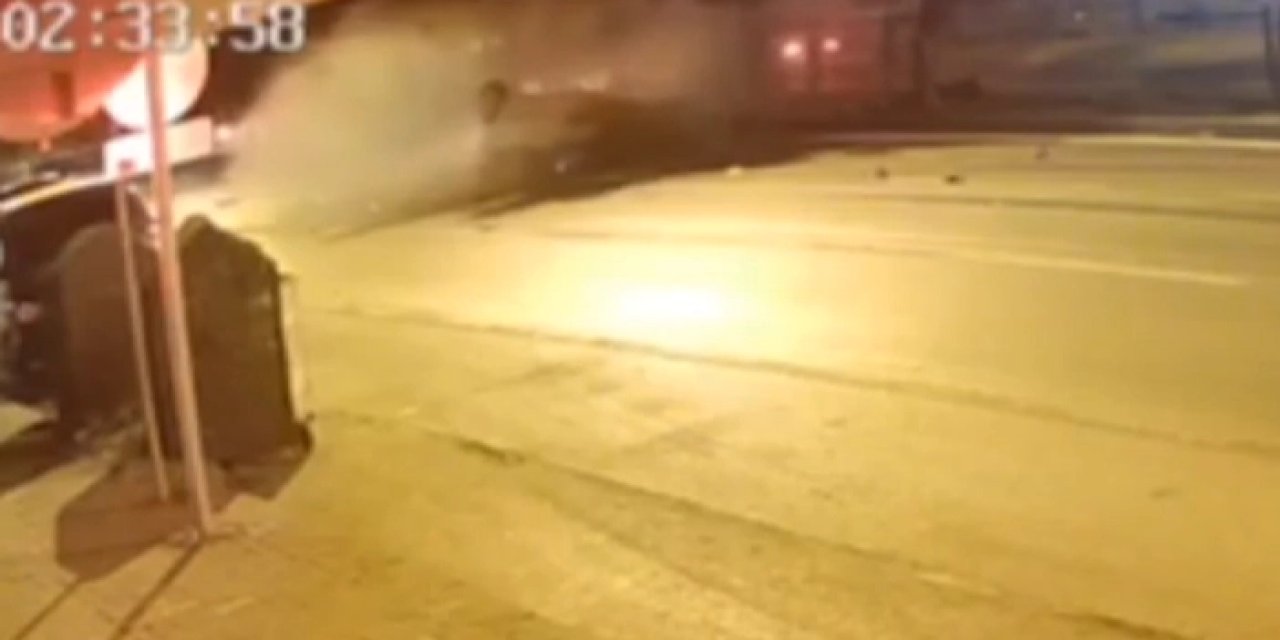 Bölgemizde kontrolden çıkan araç refüjdeki korkuluklara çarptı: 2 yaralı