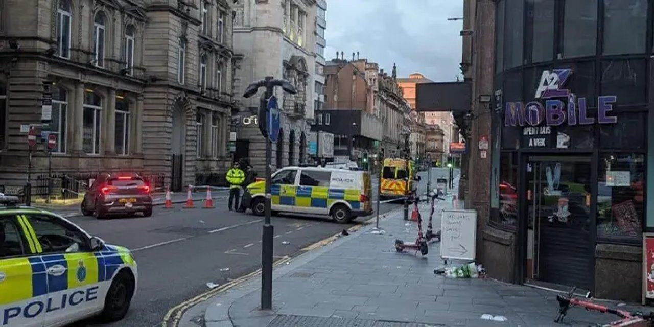 Liverpool’un şampiyonluk kutlamasında araç kalabalığa daldı: 47 yaralı