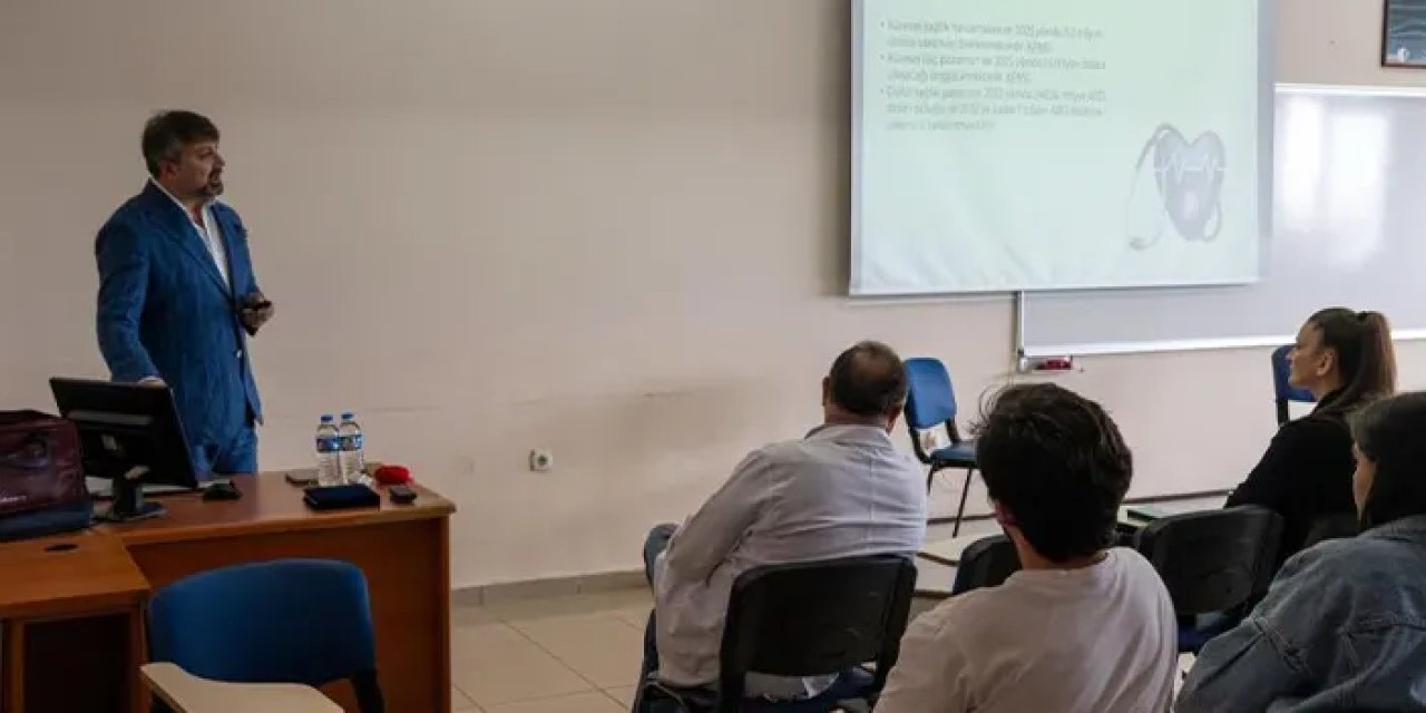 KTÜ’de Sağlık Yönetimi öğrencilerine Pazarlama Stratejisi eğitimi