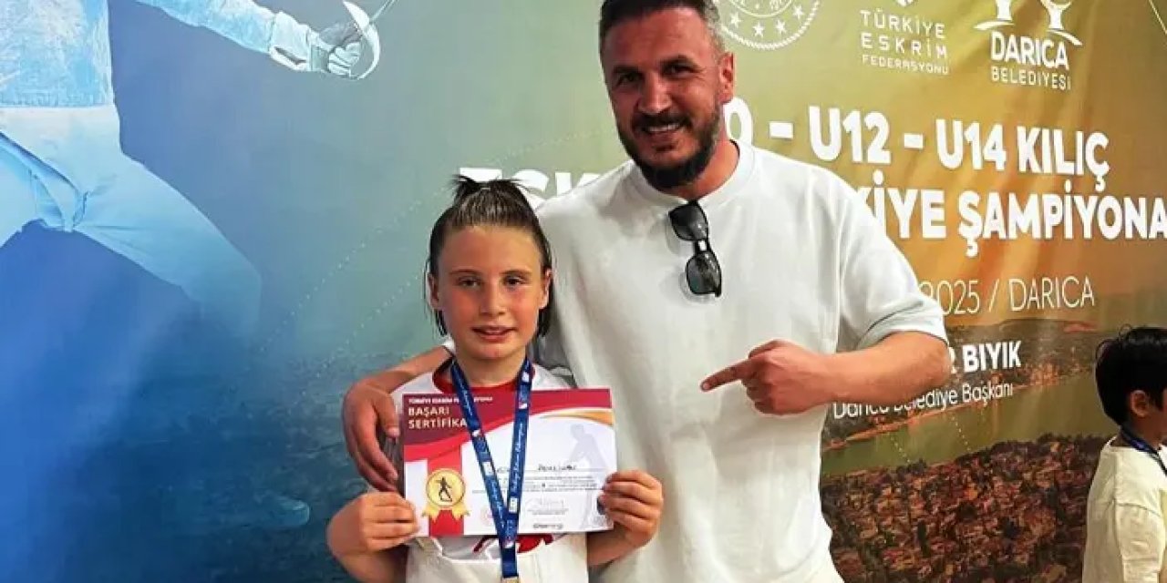 Samsunlu minik eskrimciden altın madalya! Gözünü olimpiyatlara dikti