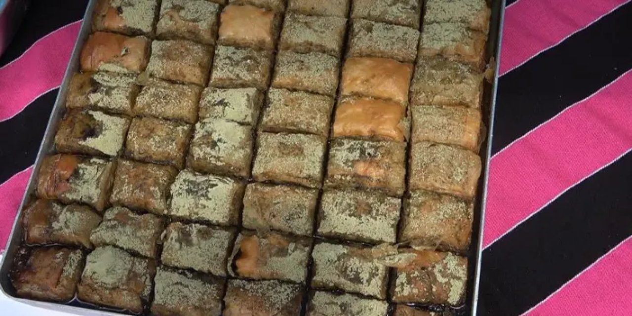 Rize’de Türk Mutfağı lezzetleri görücüye çıktı! Çay aromalı baklavaya yoğun ilgi