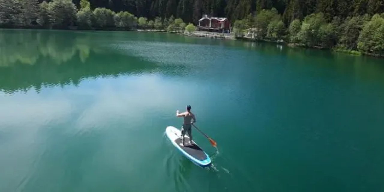 Artvin’in Karagölü’nde kürek sörfü keyfi