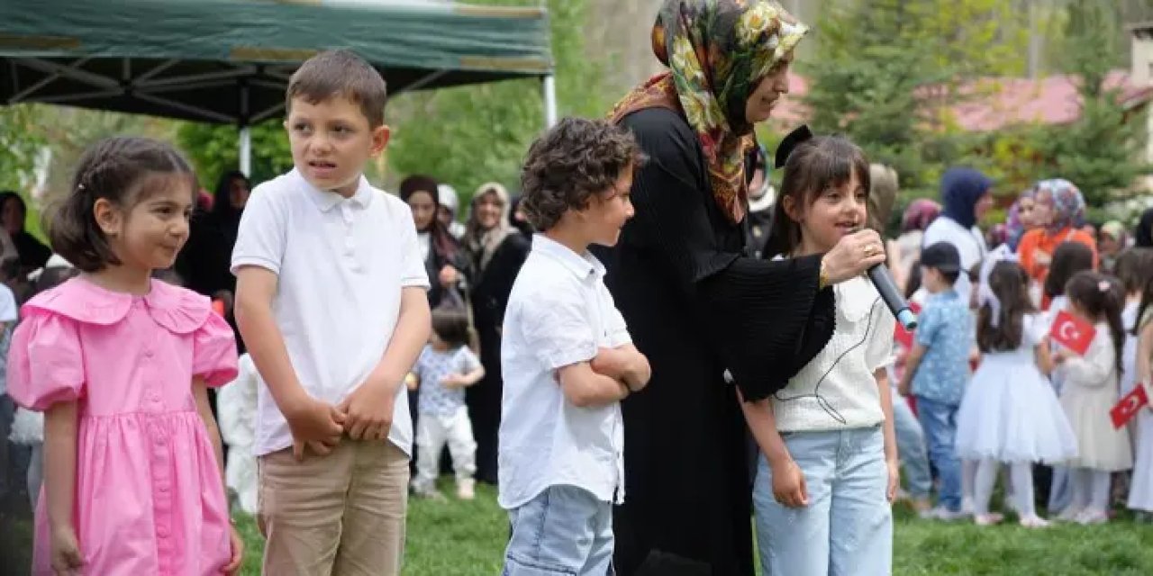 Bayburt’ta minik öğrenciler ezberledikleri duaları okudu