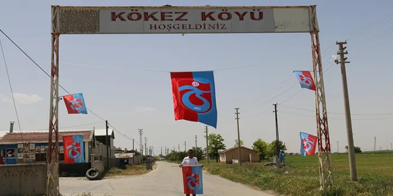 Aksaray'da Kökez köyünde herkes Trabzonsporlu! Evler çatılar bile bordo mavi