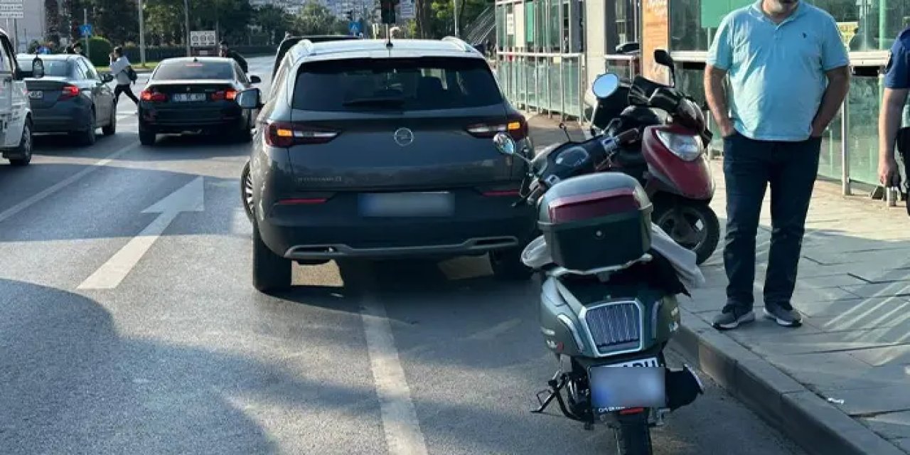 Samsun’da motosiklet sürücüsü açılan kapıya çarptı: Hastaneye kaldırıldı